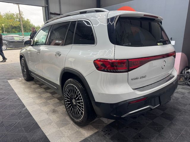 Image for 2023 Mercedes-Benz EQB 2023 MERCEDES-BENZ EQB 250 AMG LINE P AUTOMATIC / CRUISE CONTROL / PARKING CAMERA / ELECTRIC MEMORY & HEATED SEATS / PADDLE SHIFTERS / AMBIENT LIGHTS / APPLE CARPLAY AND MORE
