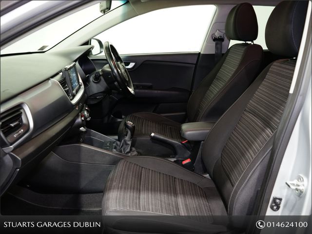 Image for 2018 Kia Stonic 1.4 PETROL K2 5DR*SPARKLING SILVER, APPLE CARPLAY / ANDROID AUTO, AIR CON, CRUISE CONTROL WITH SPEED LIMITER, 4 ELECTRIC WINDOWS, ELECTRIC POWER FOLD MIRRORS, B/T, SILVER ROOF RAILS, 2 TONE ROOF, RE