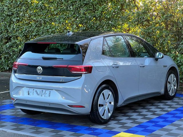 Image for 2023 Volkswagen ID.3 LIFE 58KWH // HEATED SEATS // ADAPTIVE CRUISE CONTROL // DIGITAL CLUSTER
