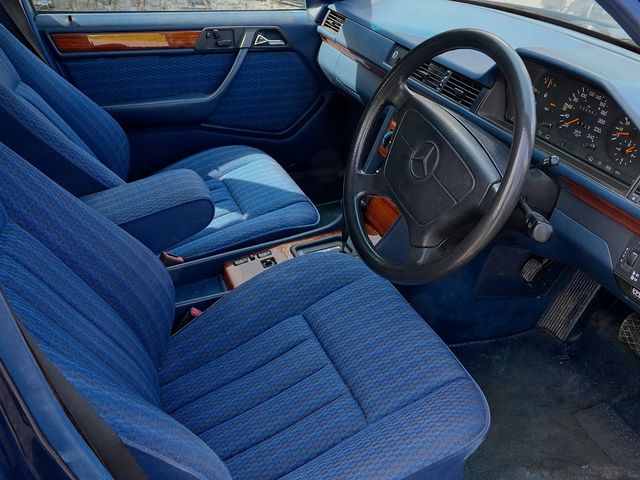 Image for 1991 Mercedes-Benz E 300 3.0 Petrol Automatic
