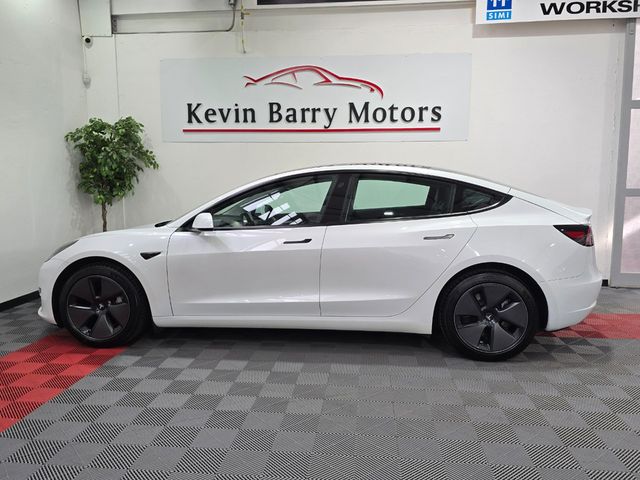 Image for 2023 Tesla Model 3 RWD AUTOMATIC **ORIGINAL IRISH CAR / AUTOPILOT (BASE) / FULL BLACK LEATHER / GLASS ROOF / HEATED F&R SEATS / SAT NAV / REVERSE CAMERA / WIRELESS PHONE CHARGING / TESLA WARRANTY UNTIL 09/2027**