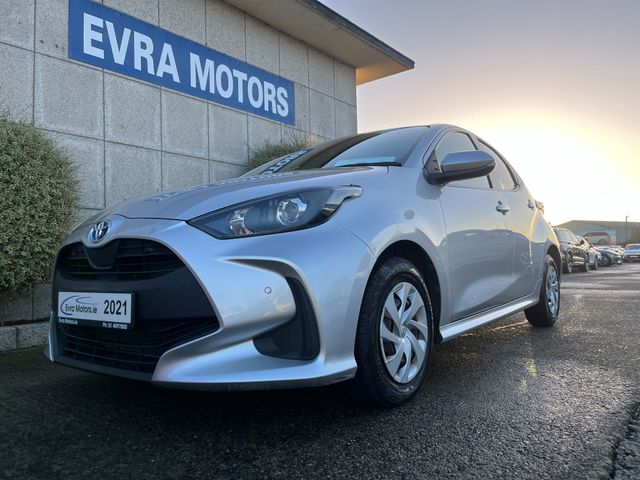 Image for 2021 Toyota Yaris X HYBRID AUTOMATIC 1.5 PETROL //KEYLESS ENTRY//REVERSE CAMERA//ADAPTIVE CRUISE CONTROL// 
