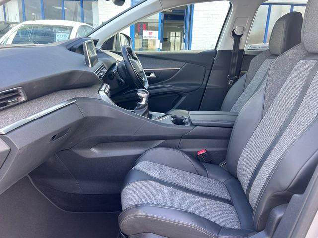 Image for 2019 Peugeot 5008 2019 PEUGEOT 5008 7 SEATER 1.2 PETROL ALLURE LOW KMS