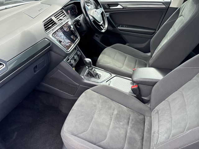 Image for 2019 Volkswagen Tiguan R-LINE 2.0 TDI D7F 150HP 5DR AUTO