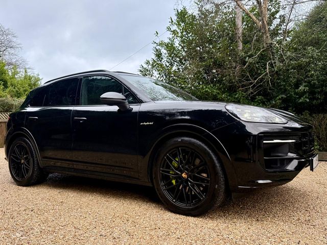 Image for 2024 Porsche Cayenne E-HYBRID 