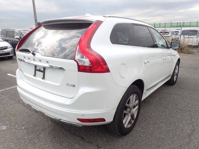 Image for 2017 Volvo XC60 2.0 D4 SE LUXURY PLUS 190 BHP DIESEL AUTOMATIC // *PAN ROOF* // FULL HEATED LEATHER // REVERSING CAMERA // CRUISE CONTROL // LANE ASSIST // COLLISION WARNING SYSTEM // UPGRADED SPORT ALLOYS