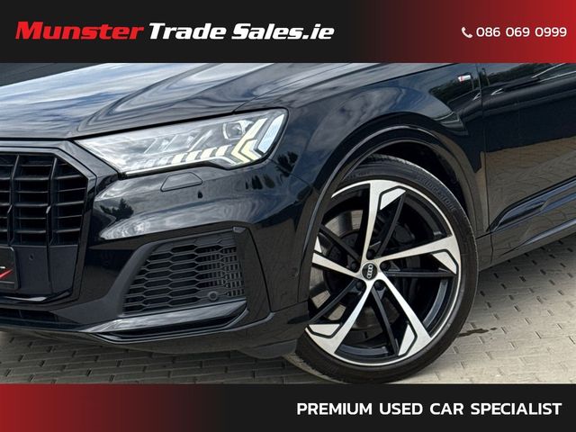 Image for 2022 Audi Q7 S-Line Black Edition 55 TFSI E