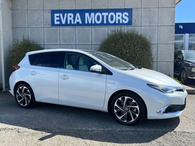 Image for 2016 Toyota Auris G HYBRID AUTOMATIC 1.8 PETROL //REVERSE CAMERA//FULL LEATHER HEATED SEATS//PANORAMIC GLASS ROOF//KEYLESS ENTRY//
