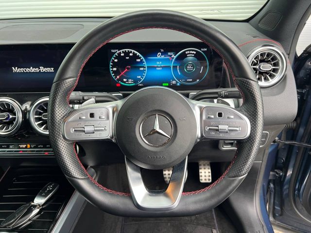 Image for 2024 Mercedes-Benz EQB EQB350 4MATIC AMG-LINE PREMIUM 7-SEATER // 360 PARKING SENSORS // APPLE CARPLAY/ANDROID AUTO // HEATED AMG-LINE SEATS