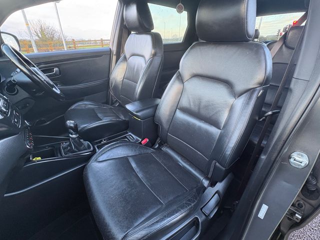 Image for 2016 Kia Carens 7 seater USB Connection, Bluetooth, Central Locking, Multi-Function Steering Wheel, Reversing Camera, Rear Parking Sensors, 