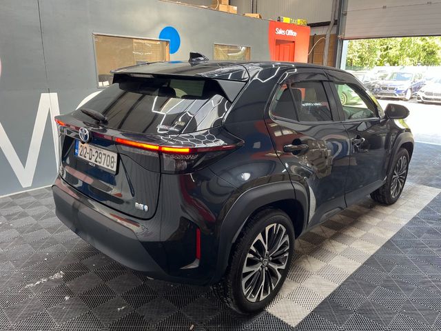 Image for 2021 Toyota Yaris Cross 2021 TOYOTA YARIS CROSS HYBRID Z 1.5 AUTOMATIC / CRUISE CONTROL / PARKING CAMERA / ELECTRIC MEMORY & HEATED SEATS / HEATED STEERING WHEEL AND MORE