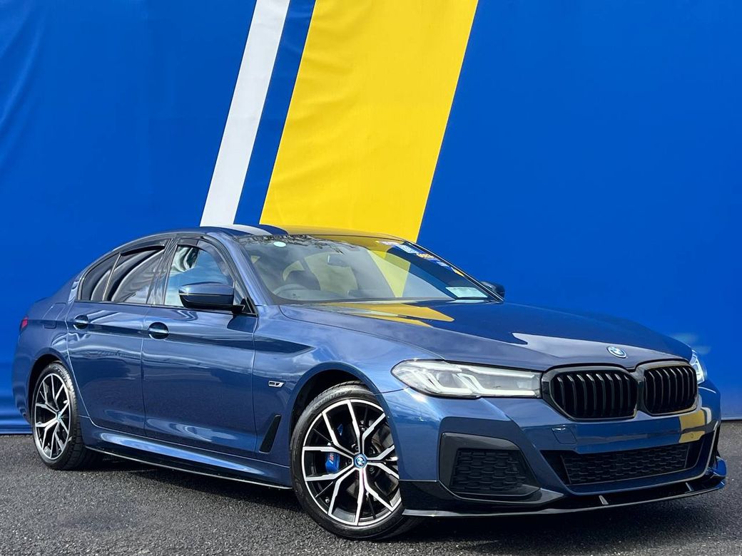 Image for 2020 BMW 5 Series 530e M-SPORT 2.0 HYBRID AUTO // COMPETITION PACK // DIGITAL SERVICE HISTORY // DUAL ZONE CLIMATE CONTROL // APPLE CARPLAY/ANDROID AUTO