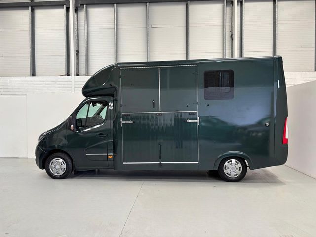 Image for 2021 Vauxhall Movano Horsebox 