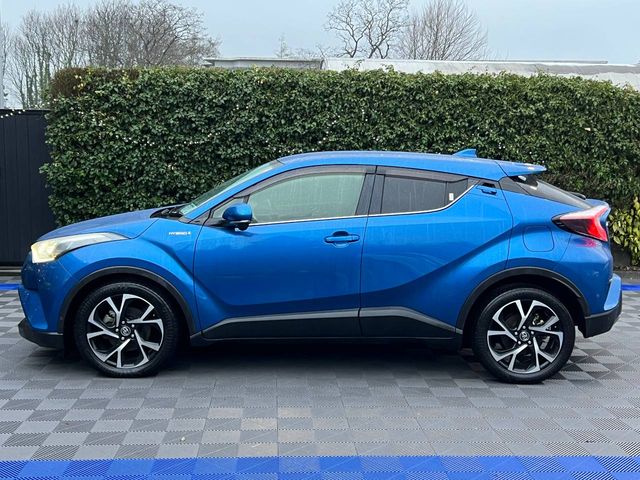 Image for 2017 Toyota C-HR 1.8 HYBRID/ HALF LEATHER HEATED SEATS // DIAMOND CUT ALLOYS// FULL SERVICE HISTORY /