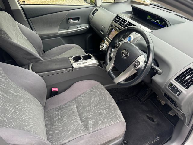 Image for 2014 Toyota Prius 1 Owner 7 Seater
