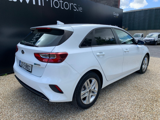 Image for 2021 Kia Ceed 1.6 CRDI K2 2 COMMERCIAL // PRICE EXCL. VAT // FULL KIA HISTORY // VERY LOW MILEAGE // EXCELLENT CONDITION // 09/26 CVRT // APPLE CARPLAY/ANDROID AUTO, REVERSE CAMERA AND CRUISE CONTROL // 