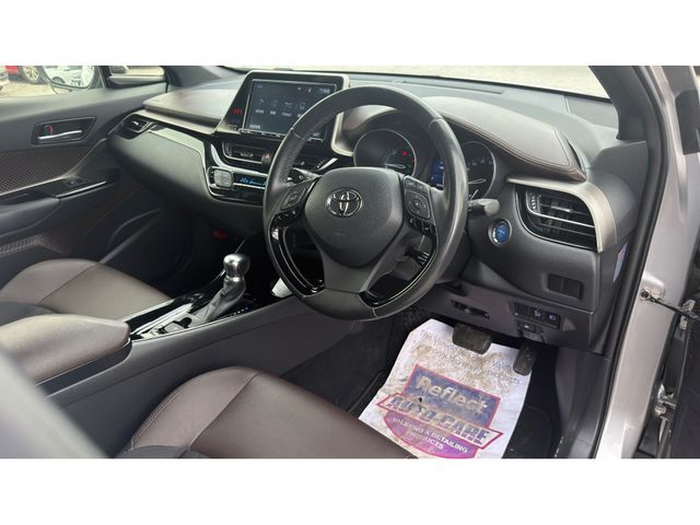 Image for 2017 Toyota C-HR G Package Leather seats