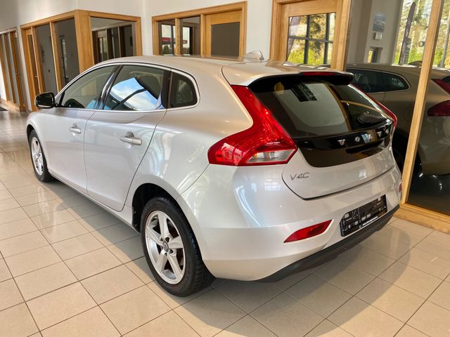 Image for 2015 Volvo V40 D2 SE 5DR