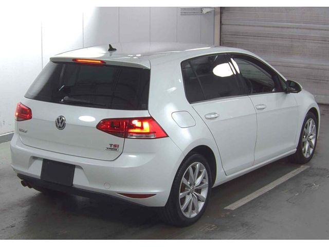 Image for 2015 Volkswagen Golf Highline 