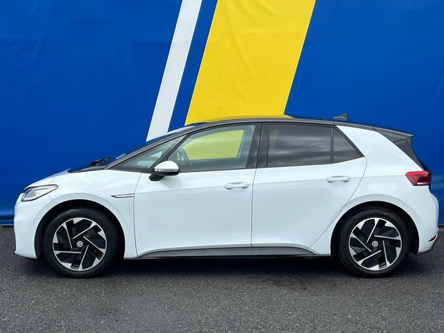 Image for 2021 Volkswagen ID.3 PRO FAMILY 58KWH // PANORAMIC SUNROOF // LOW MILEAGE // PARKING SENSORS // HEATED SEATS