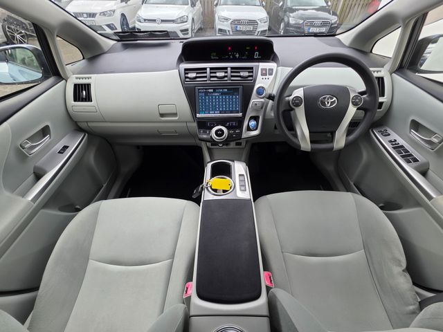 Image for 2013 Toyota Prius Alpha 1.8 VVT-I HYBRID AUTOMATIC // 7 SEATERS // NEW NCT