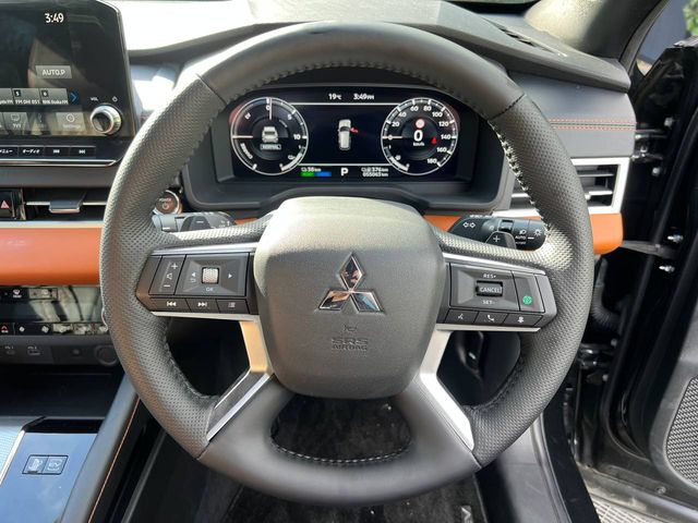 Image for 2022 Mitsubishi Outlander 7-SEATER 2.4 HYBRID AUTO // FULL SERVICE HISTORY // MASSAGE SEATS // HEADS-UP DISPLAY