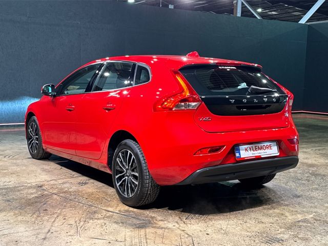 Image for 2019 Volvo V40 T2 KINETIC EDITION - FACTORY ALLOYS - CRUISE CONTROL - REAR CAMERA - PUSH BUTTON START/STOP