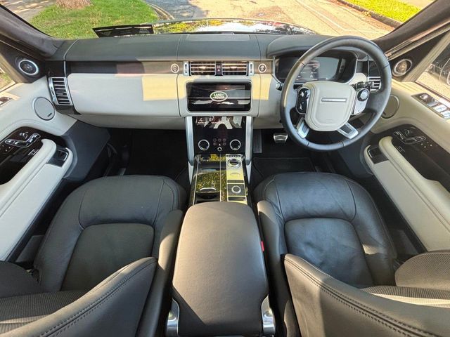 Image for 2021 Land Rover Range Rover WESTMINSTER P400E BLACK PACK