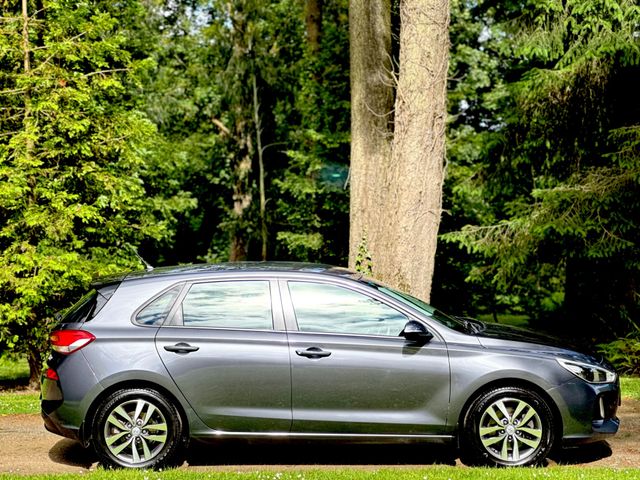 Image for 2018 Hyundai i30 1.6CRDI 6SPD * DELUX PACK *