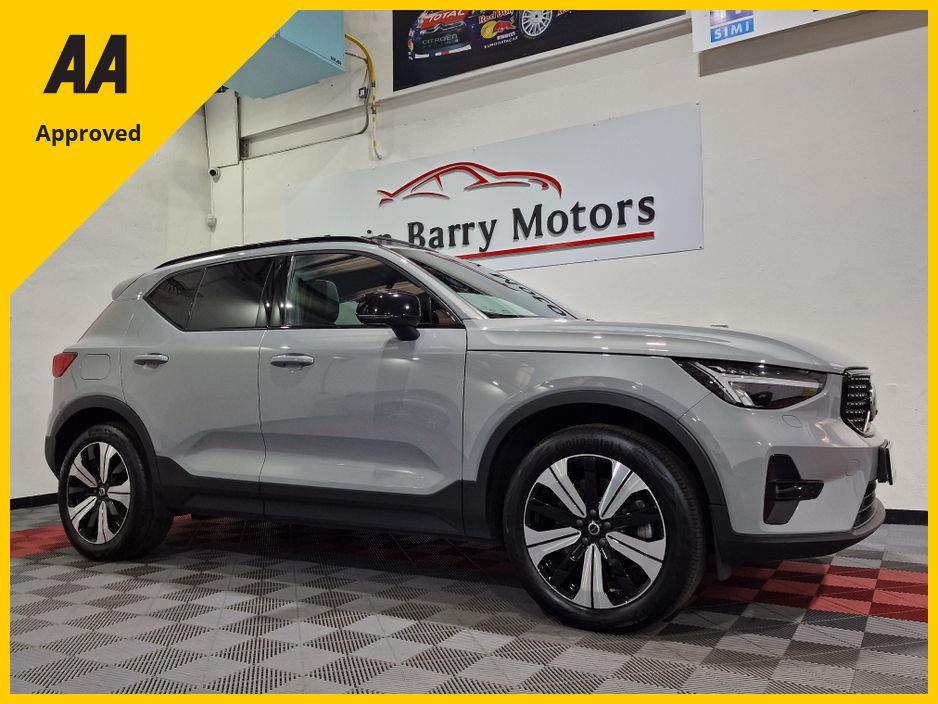 Image for 2023 Volvo XC40 T5 RECHARGE ULTIMATE DARK (PAN ROOF) AUTOMATIC **ONE OWNER / APPLE CARPLAY / BLIND SPOT ASSIST / ELECTRIC SUNROOF / HARMAN KARDON SOUND / HEATED FRONT & REAR SEATS / 360 DEGREE PARKING CAMERA**