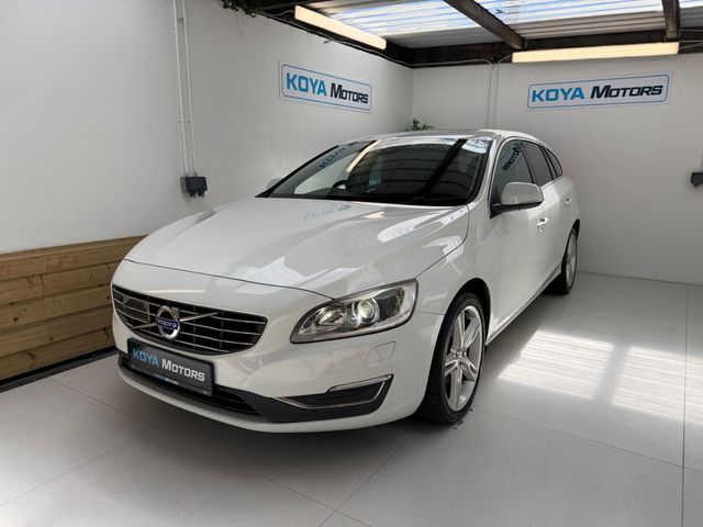 Image for 2018 Volvo V60 2.0 D4 SE LUXURY PLUS 190 BHP DIESEL AUTOMATIC // *PAN ROOF* // FULL HEATED LEATHER // REVERSING CAMERA // CRUISE CONTROL // LANE ASSIST // COLLISION WARNING SYSTEM // UPGRADED SPORT ALLOYS