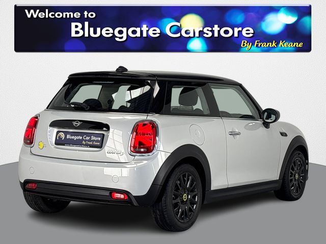 Image for 2022 Mini Cooper ELECTRIC LEVEL 1**DIGITAL DASH**KEYLESS START**DIGITAL MEDIA DISPLAY**ELCTRIC HANDBRAKE**CLOTH INTERIOR**ISOFIX**FINANCE ARRANGED**MULTIFUNCTIONAL STEERING WHEEL**FINANCE ARRANGED**
