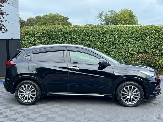 Image for 2019 Honda Vezel Z-SENSING 1.5 HYBRID AUTO // REVERSE CAMERA // HALF LEATHER HEATED SEATS // ADAPTIVE CRUISE CONTROL