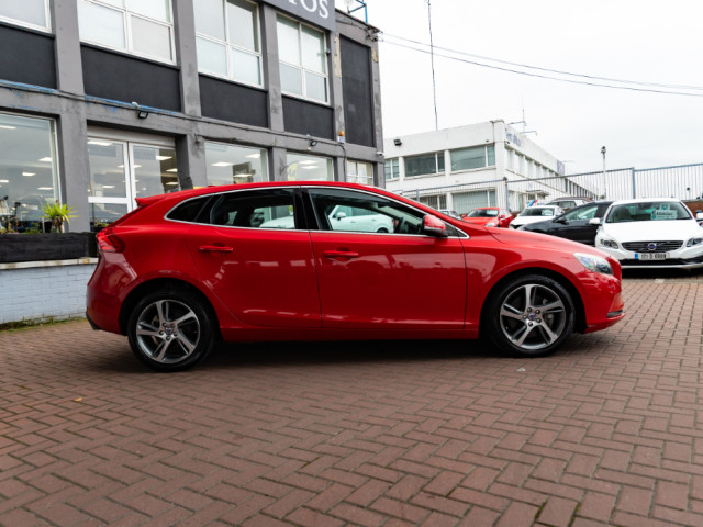 Image for 2015 Volvo V40 2.0D4 INSCRIPTION 5DR HATCHBACK AUTO // FULL BLACK LEATHER // BUY WITH CONFIDENCE AA AND SIMI APPROVED DEALER 2025 // FINANCE ARRANGED // ALL TRADE INS WELCOME // 
