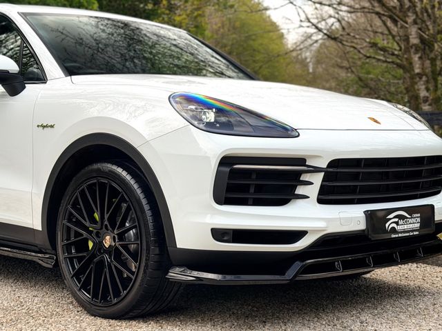 Image for 2022 Porsche Cayenne V6