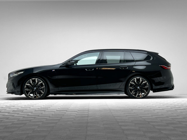 Image for 2025 BMW 5 Series 530E M SPORT