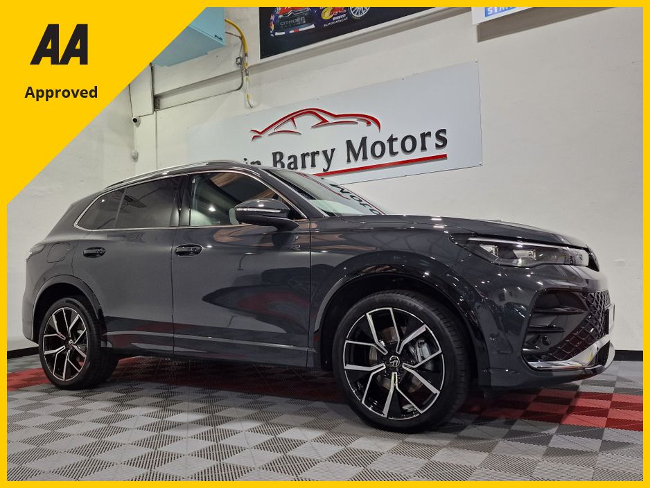 Image for 2024 Volkswagen Tiguan 1.5TSi PHEV R-LINE AUTOMATIC **ONE OWNER / NEW MODEL / APPLE CARPLAY / ADAPTIVE CRUISE CONTROL / BLIND SPOT ASSIST / HEATED & MASSAGE FRONT SEATS / HEATED STEERING WHEEL / WIRELESS PHONE CHARGING**