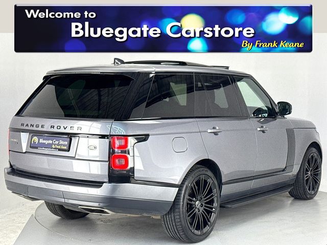 Image for 2021 Land Rover Range Rover PHEV VOGUE*PANORAMIC ROOF*NEW 22"ALLOYS*BLACK LEATHER INTERIOR*ELECTRIC HEATED FRONT SEATS*REAR ELECTRIC SEATS*REAR TV SCREEN*REVERSE CAMERA*MERIDAN SOUND SYSTEM*APPLECARPLAY*ELECTRIC TAILGATE*NEW NCT