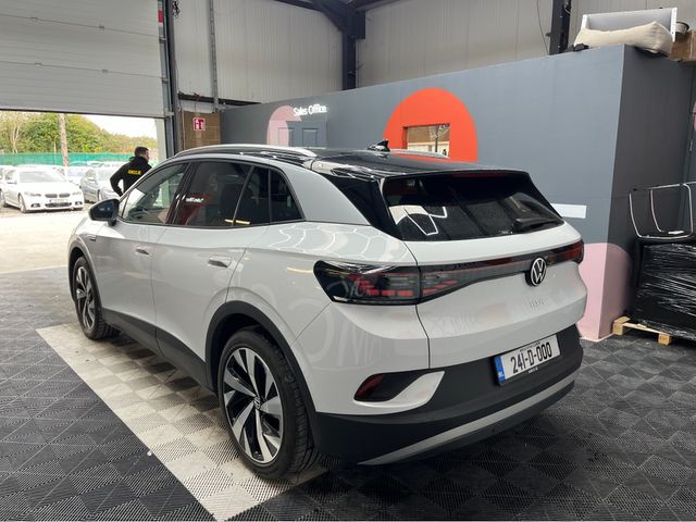 Image for 2024 Volkswagen ID.4 €32950 2024 VOLKSWAGEN ID.4 PRO / CRUISE CONTROL / 360° CAMERA / ELECTRIC MEMORY & HEATED SEATS / AMBIENT LIGHTS / PANORAMIC SUNROOF / APPLE CARPLAY AND MORE