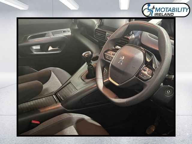 Image for 2023 Peugeot Rifter Wheelchair Accessible