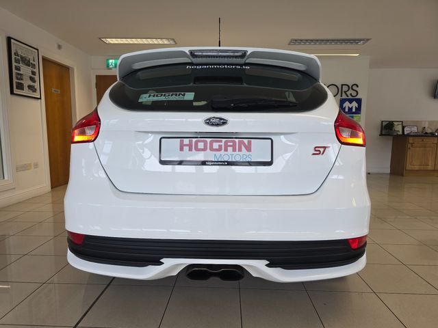 Image for 2016 Ford Focus * Jan 2026 Pricing * ST2 2.0 250PS 5DR H/B