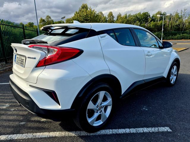 Image for 2017 Toyota C-HR 1.8 HYBRID LUNA