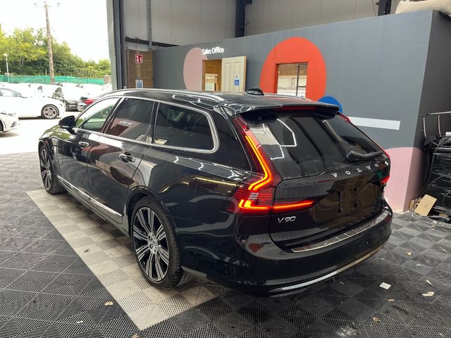 Image for 2022 Volvo V90 2022 VOLVO V90 T8 PLUG-IN 2.0 AUTOMATIC / CRUISE CONTROL / PARKING CAMERA / ELECTRIC MEMORY & HEATED SEATS / HEATED STEERING WHEEL / PANORAMIC SUNROOF / APPLE CARPLAY AND MORE