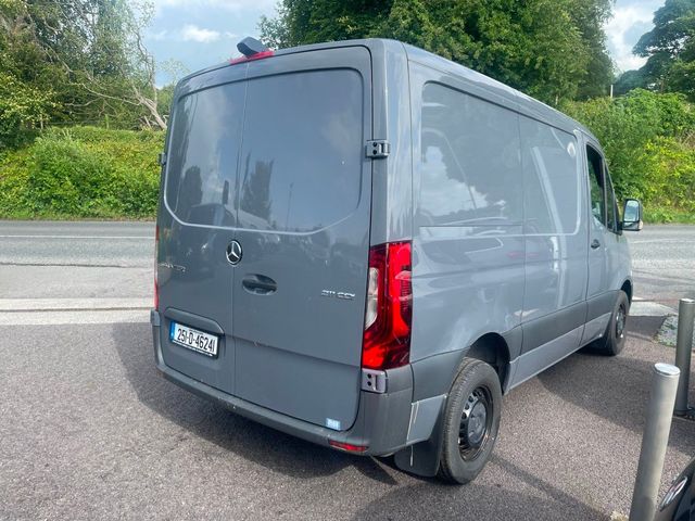 Image for 2025 Mercedes-Benz Sprinter 211 Compact Low Roof Manual