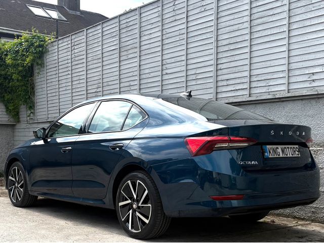 Image for 2021 Skoda Octavia PLUG-IN HYBRID HATCHBACK / SE TECHNOLOGY / DSG AUTO 1.4 TSI / ONE OWNER / FULL HISTORY / 12 MONTHS WARRANTY / *FINANCE PACKAGES AVAILABLE*