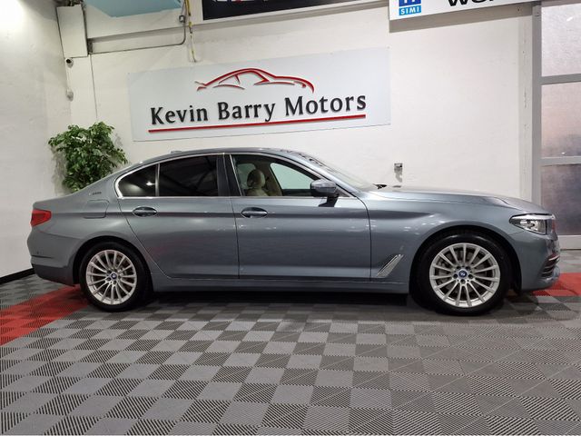 Image for 2018 BMW 5 Series 530E SE (PLUG IN HYBRID) AUTOMATIC **VERY LOW MILEAGE / 18" ALLOY WHEELS / BLUETOOTH INTEGRATION / CRUISE CONTROL / CANBERRA BEIGE DAKOTA LEATHER / HEATED FRONT SEATS / SAT NAV / REAR TINTED GLASS**
