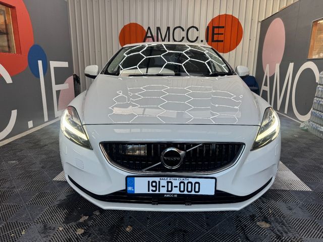 Image for 2019 Volvo V40 2019 VOLVO V40 D4 MOMENTAM AUTOMATIC 2.0/ PARKING CAMERA/ CRUISE CONTROL/ PADDLE SHIFTERS/ ELETRIC AND HEATED SEATS