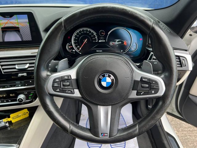 Image for 2017 BMW 5 Series 530e M-SPORT COMPETITION 2.0 HYBRID AUTO // HEADS-UP DISPLAY // ADAPTIVE CRUISE CONTROL // NEW 20" M5 COMPETITION ALLOYS