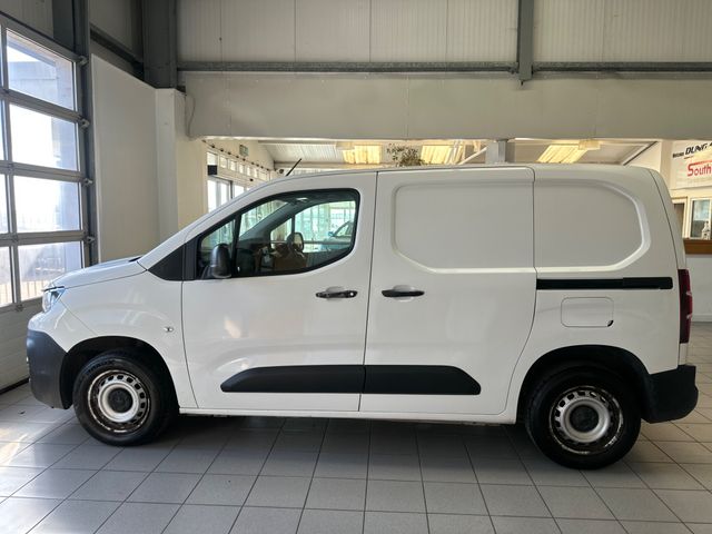 Image for 2021 Peugeot Partner 1.5 Blue HDI 75 Panelled 6.2 3