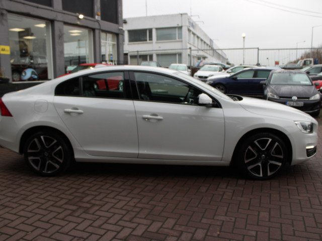 Image for 2017 Volvo S60 2.0D4 SE LUXURY PLUS 4DR SALOON AUTO WITH ONLY 35, 000 KMS // SHOWROOM CONDITION WELL WELL WORTH VIEWING // BUY WITH CONFIDENCE AA AND SIMI APPROVED DEALER 2025 // FINANCE ARRANGED // ALL TRADE INS WE